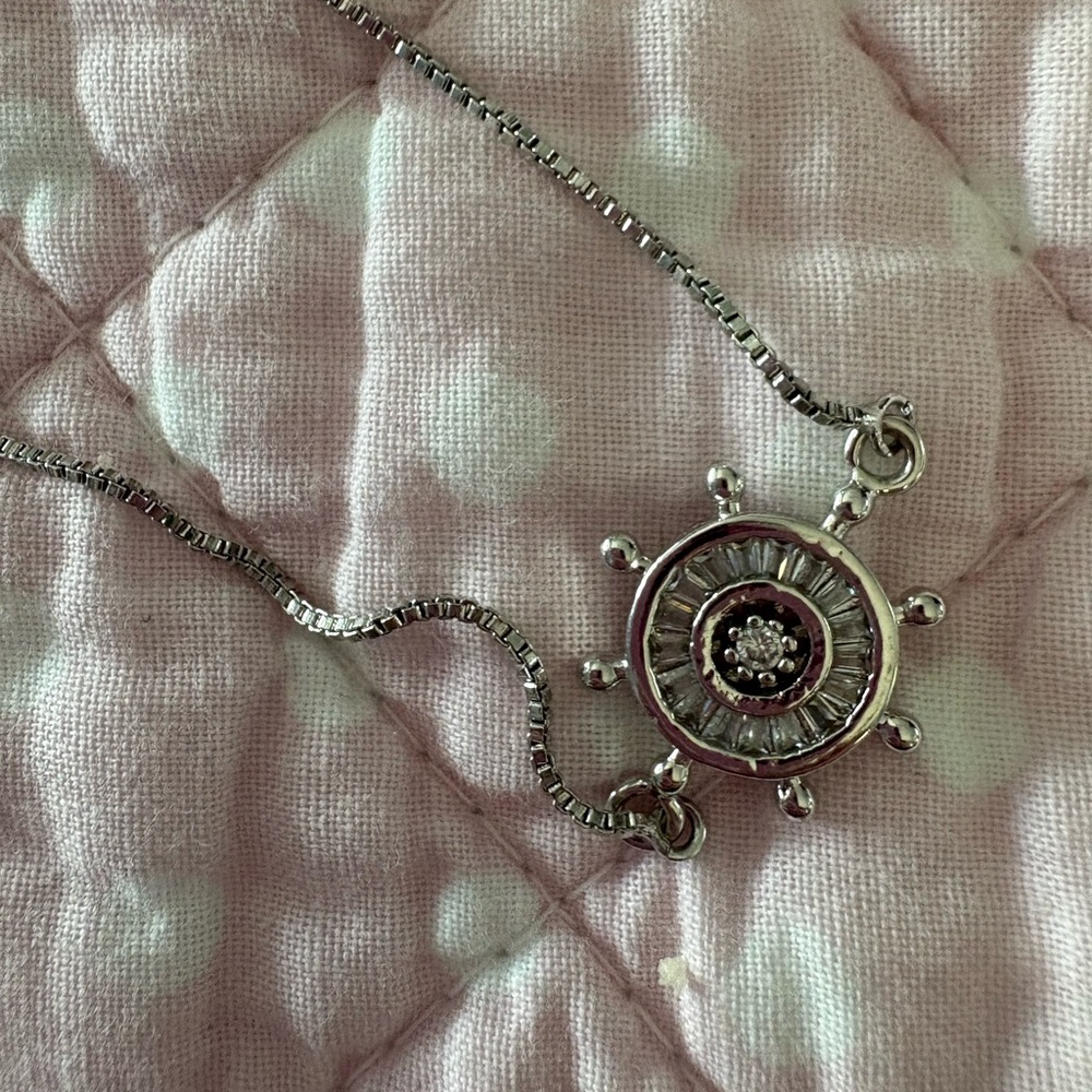 Silver sparkly sun pendant bracelet